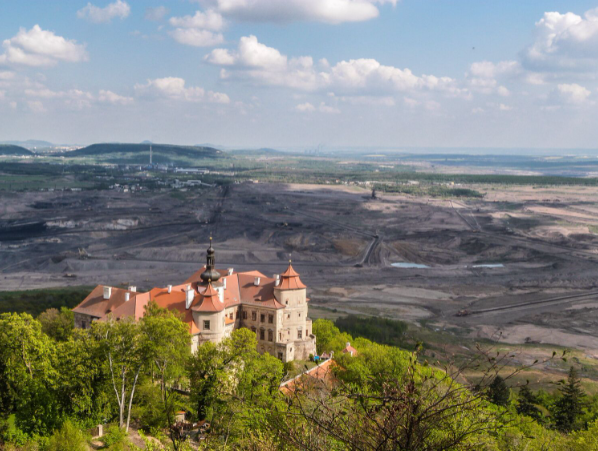 Burg auf einem Berg